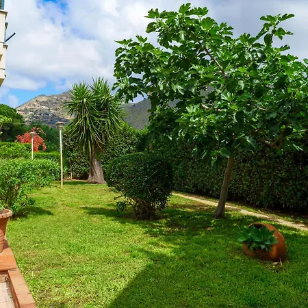 Rosa Mondello Holiday home
